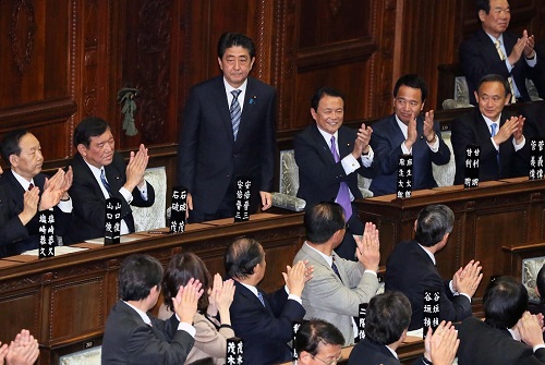 2014年12月24日上午，第96代安倍总理首届改造内阁举行了临时内阁会议，宣布集体辞职。在下午召集并召开的第188次特别国会上，参众两院举行了内阁总理大臣指名选举，众议院议员安倍晋三被指名为自伊藤博文第1代内阁总理大臣以来的第97代内阁总理大臣。