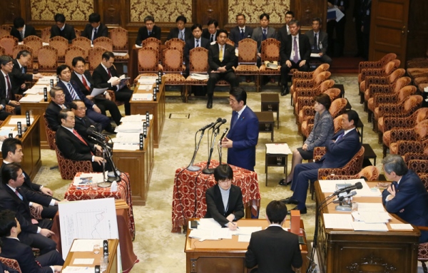 安倍总理出席了众议院预算委员会。