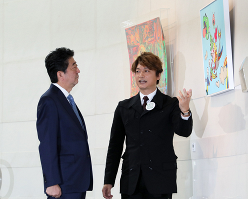 安倍总理出席了在东京都内举行的日本财团DIVERSITY IN THE ARTS企划展“Museum of Together”。