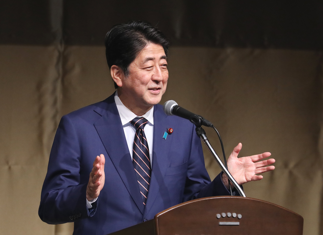 安倍总理出席了在东京都内举行的阿拉伯日本日招待会。