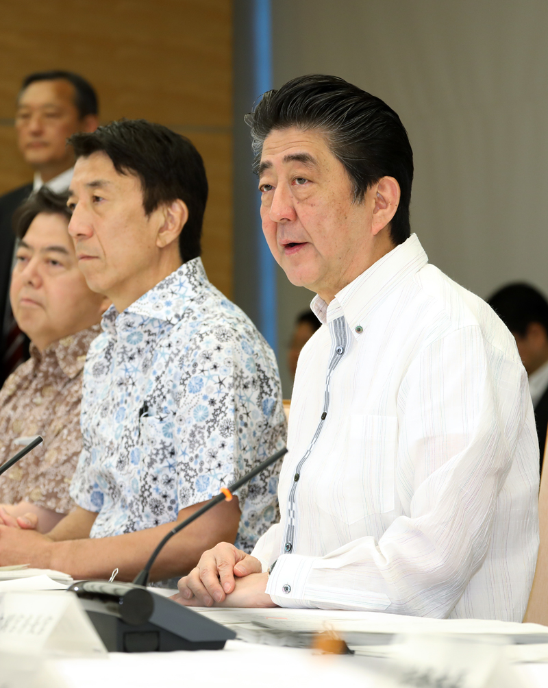 安倍总理在总理大臣官邸召开了第23次农林水产业与地域活力创造本部会议。