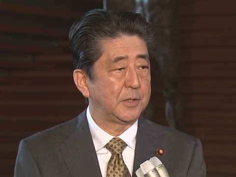 安倍总理举行记者会