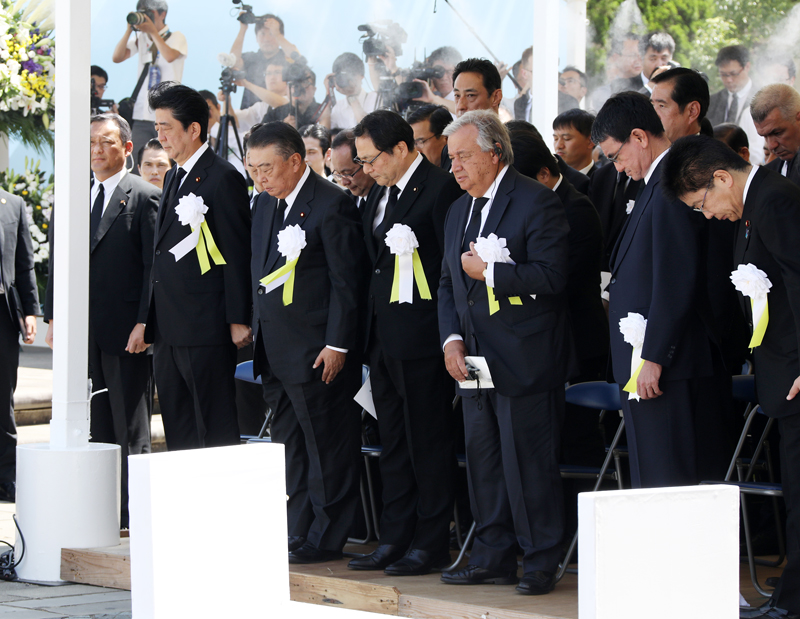 安倍总理出席了在长崎市和平公园举行的长崎市原子弹爆炸遇难者悼念暨和平祈愿仪式。