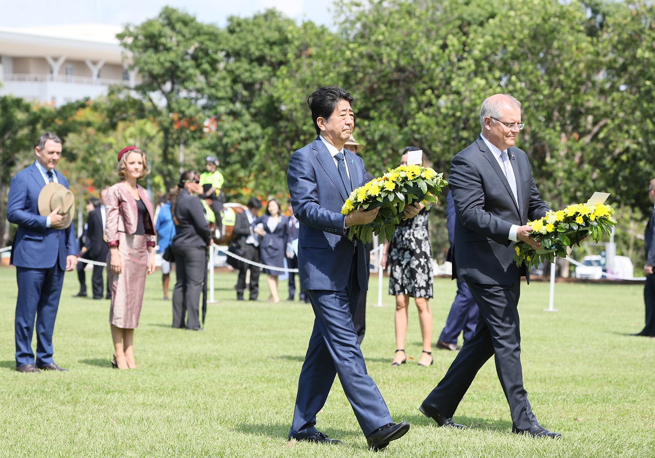 安倍总理访问了澳大利亚联邦。