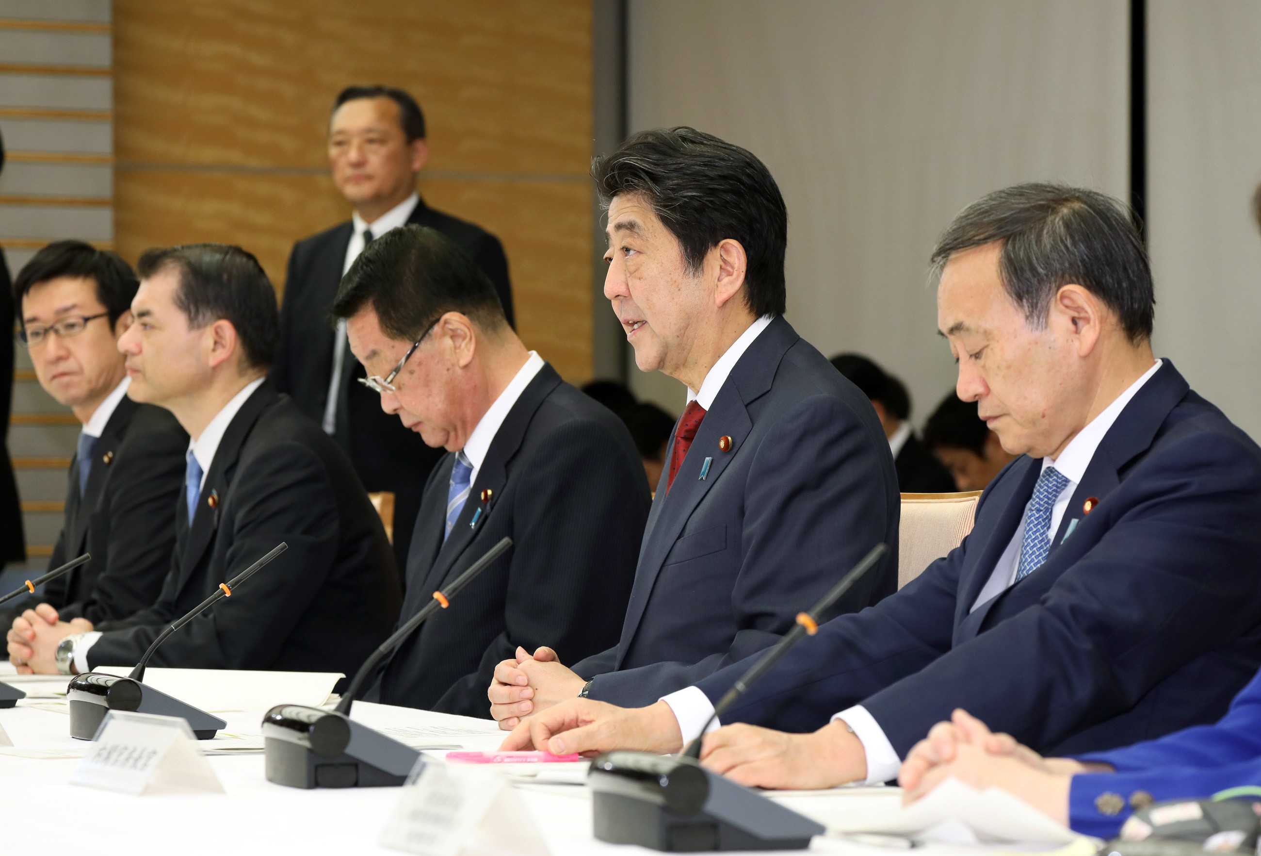 安倍总理在总理大臣官邸召开了第24次农林水产业与地域活力创造本部会议。