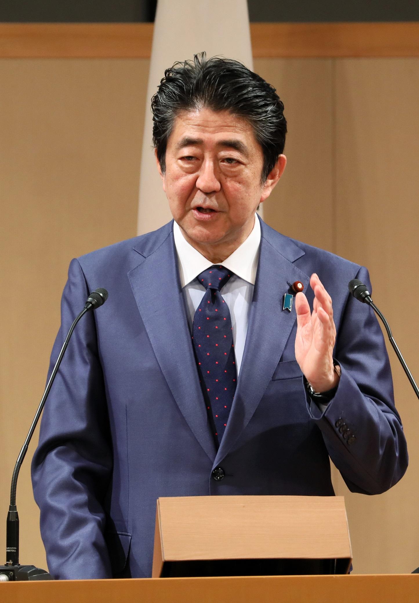 安倍总理出席了在东京都内举行的第1届跨太平洋伙伴关系（TPP）委员会。