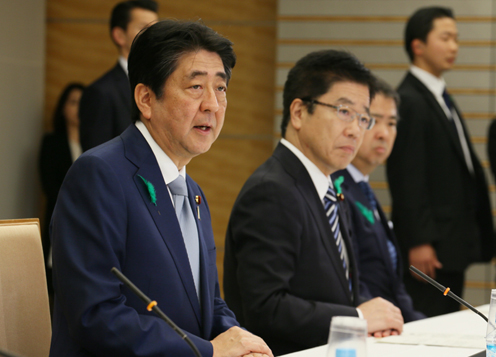 安倍总理在总理大臣官邸出席了第9次“政府、执政党和在野党绑架问题对策机关联络协议会”。