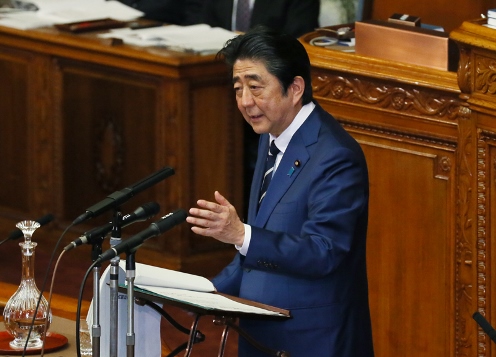 安倍总理在众议院全体会议及参议院全体会议上发表了第193届国会施政方针演说。