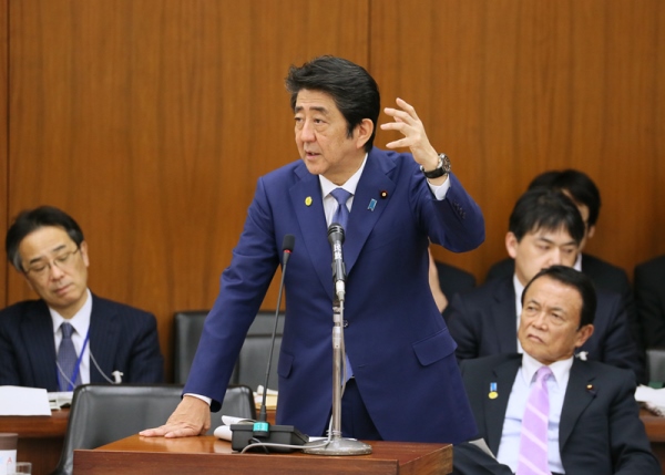 安倍总理出席了众议院预算委员会以及众议院财务金融委员会。