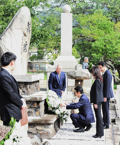 安倍总理访问了美利坚合众国的檀香山。