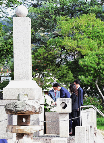 安倍总理访问了美利坚合众国的檀香山。