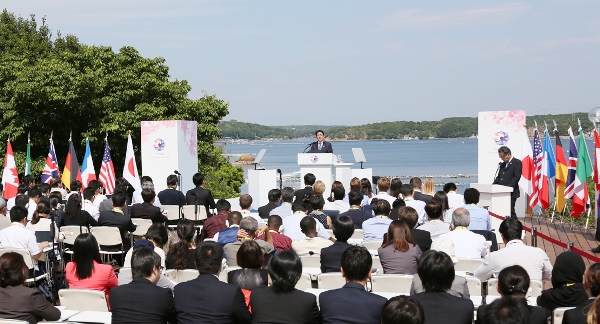 安倍总理为了召开G7伊势志摩峰会访问了三重县志摩市。