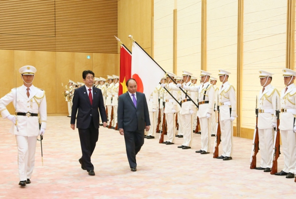 安倍总理与G7伊势志摩峰会扩大会议受邀国举行了首脑会谈等。