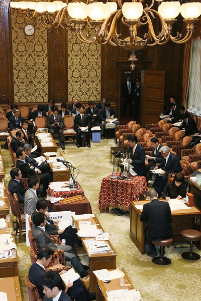 安倍总理出席了众议院有关我国及国际社会和平安全法制的特别委员会。