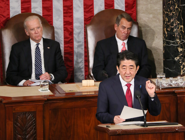 安倍总理在联邦议会参众两院联席会议上发表了演讲2