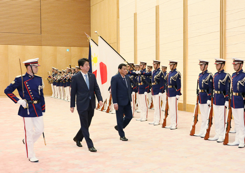 安倍总理在总理大臣官邸与菲律宾共和国总统罗德里戈·杜特尔特举行了首脑会谈等。