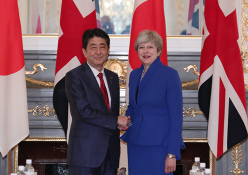 安倍总理在迎宾馆赤坂离宫与英国首相特雷莎·梅举行了首脑会谈等。