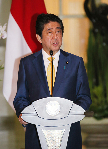 安倍总理访问了印度尼西亚共和国的雅加达。