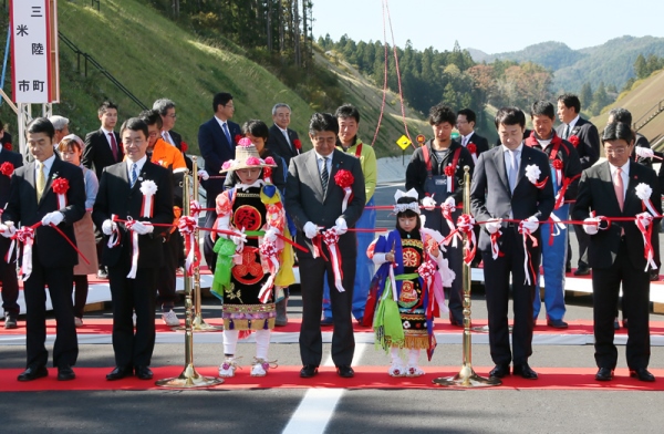 安倍总理访问了宫城县。