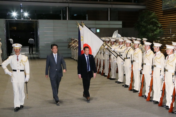 安倍总理在总理大臣官邸与菲律宾共和国总统罗德里戈·杜特尔特举行了首脑会谈等。