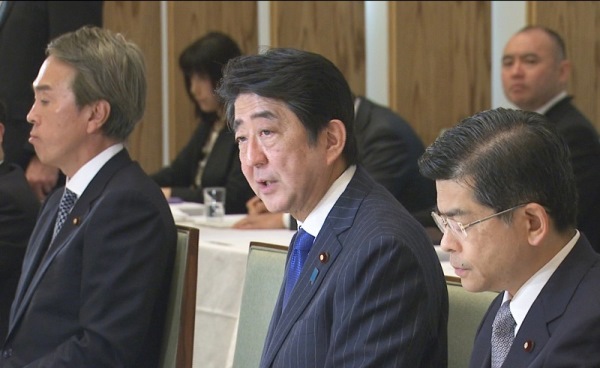 安倍总理在总理大臣官邸出席了政府执政党联络会议。