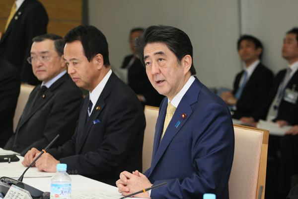 安倍总理在总理大臣官邸出席了“对日直接投资推进会议”。