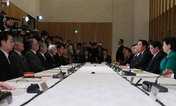 野田总理在总理大臣官邸召开了雇佣战略对话的第7次会议。 