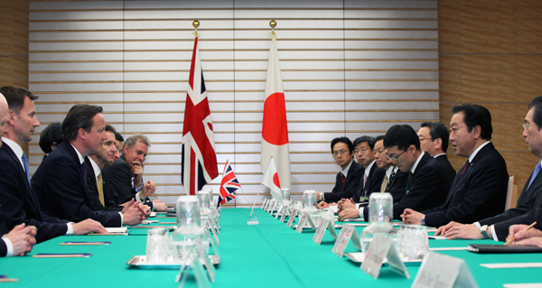 野田总理在总理大臣官邸与英国戴维•卡梅伦首相举行了会谈。