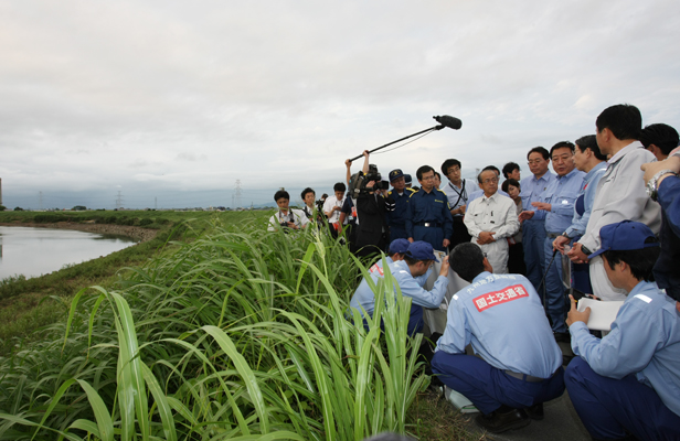 野田总理访问了九州北部豪雨灾区。