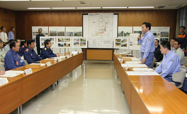 野田总理访问了九州北部豪雨灾区。