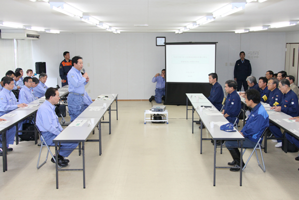 野田总理访问了九州北部豪雨灾区。