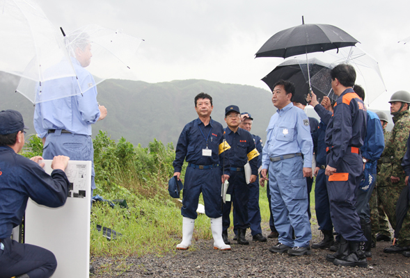 野田总理访问了九州北部豪雨灾区。