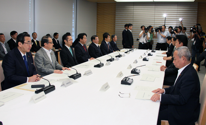 2012年7月23日，野田总理出席了在总理大臣官邸召开的有关每月例行经济报告等的相关阁僚会议。