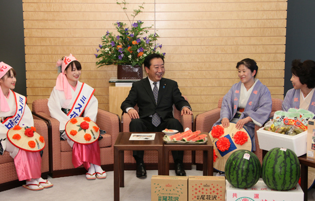 野田总理在总理大臣官邸接受了山形观光相关人员的拜会。