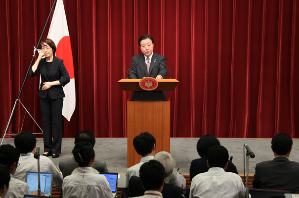 野田总理在总理大臣官邸举行了记者招待会。