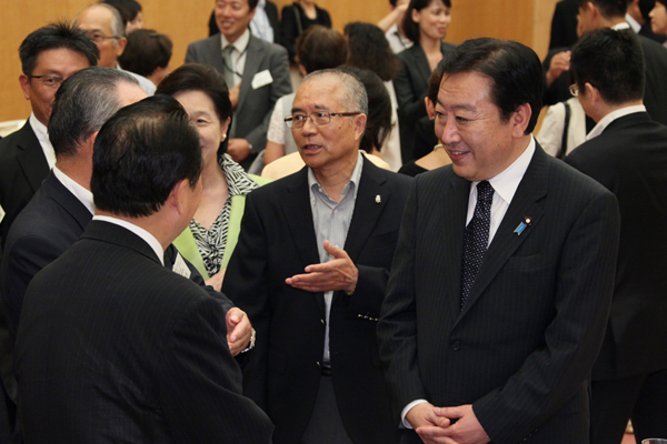 野田总理在总理大臣官邸出席了支援养育儿童新制度设立及相关人员的集会。