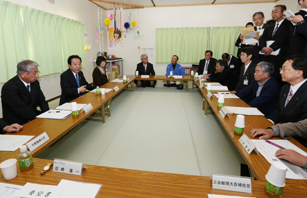 为了掌握东日本大地震受灾情况，野田总理访问了岩手县。