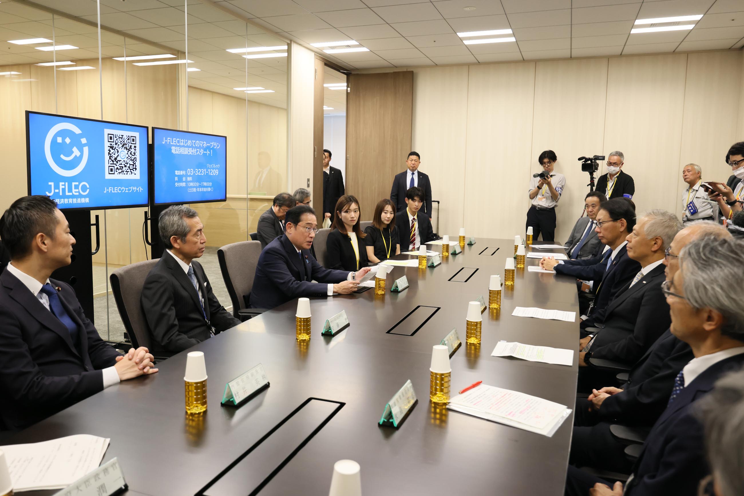 金融経済教育に関する関係機関会合に出席する岸田総理５