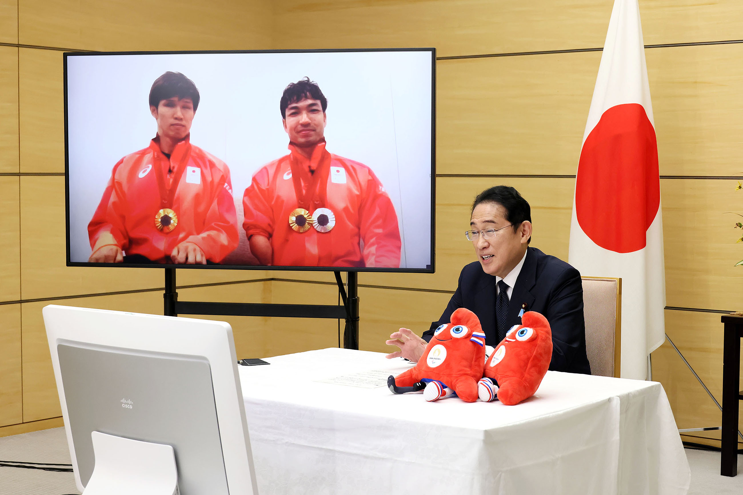 鈴木選手及び木村選手への祝意の伝達