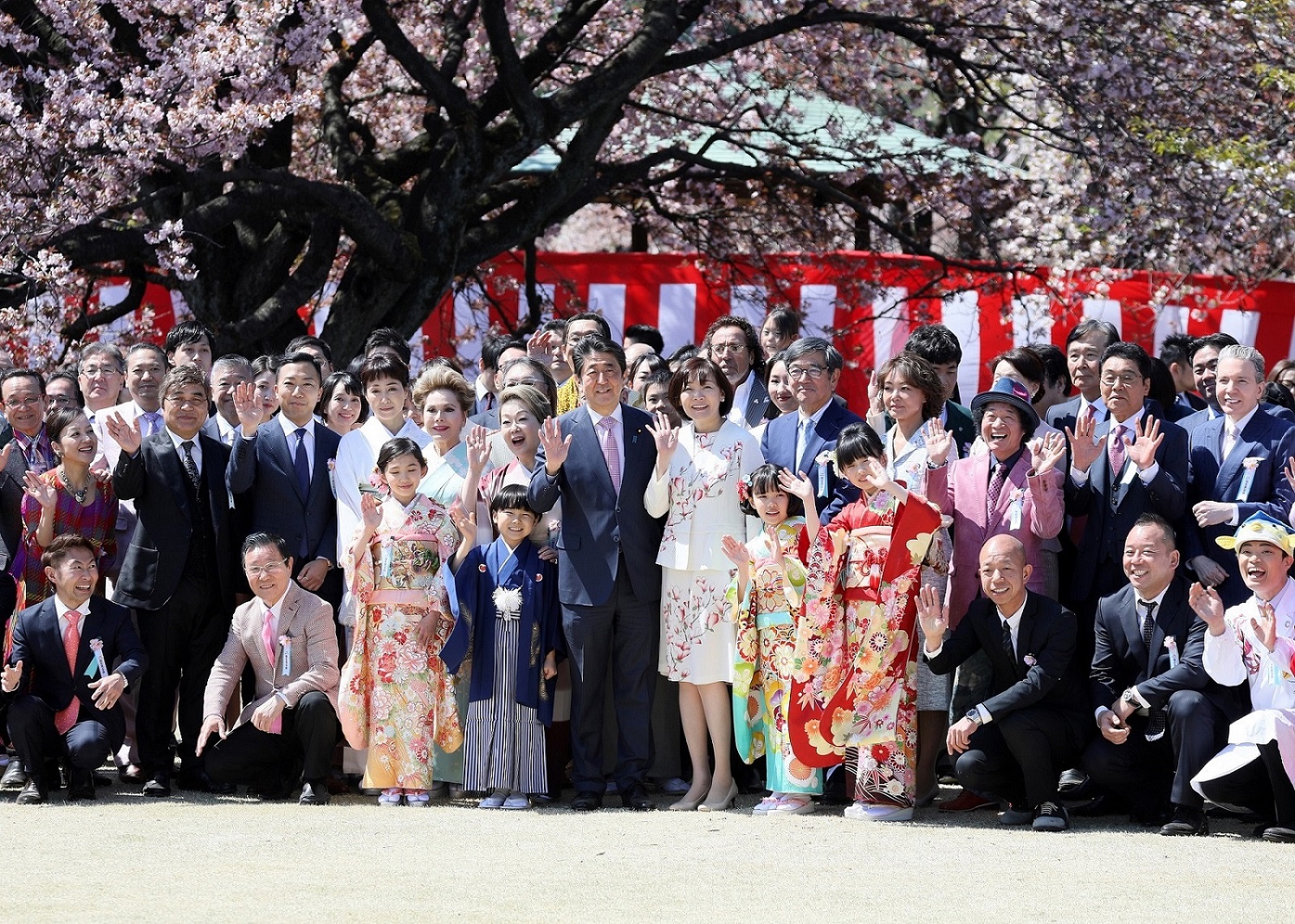 平成31年4月13日 総理主催 桜を見る会 の開催 令和元年 総理の一日 ニュース 首相官邸ホームページ