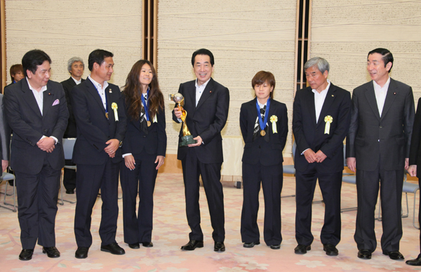 2011FIFA女子ワールドカップドイツ大会・日本代表の表敬を受ける菅総理１