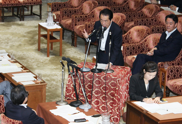 衆議院東日本大震災復興特別委員会で答弁する菅総理１