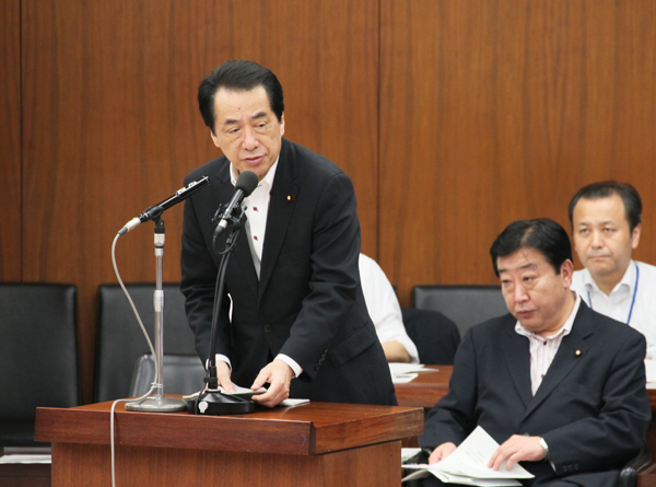 衆議院財務金融委員会で答弁する菅総理２